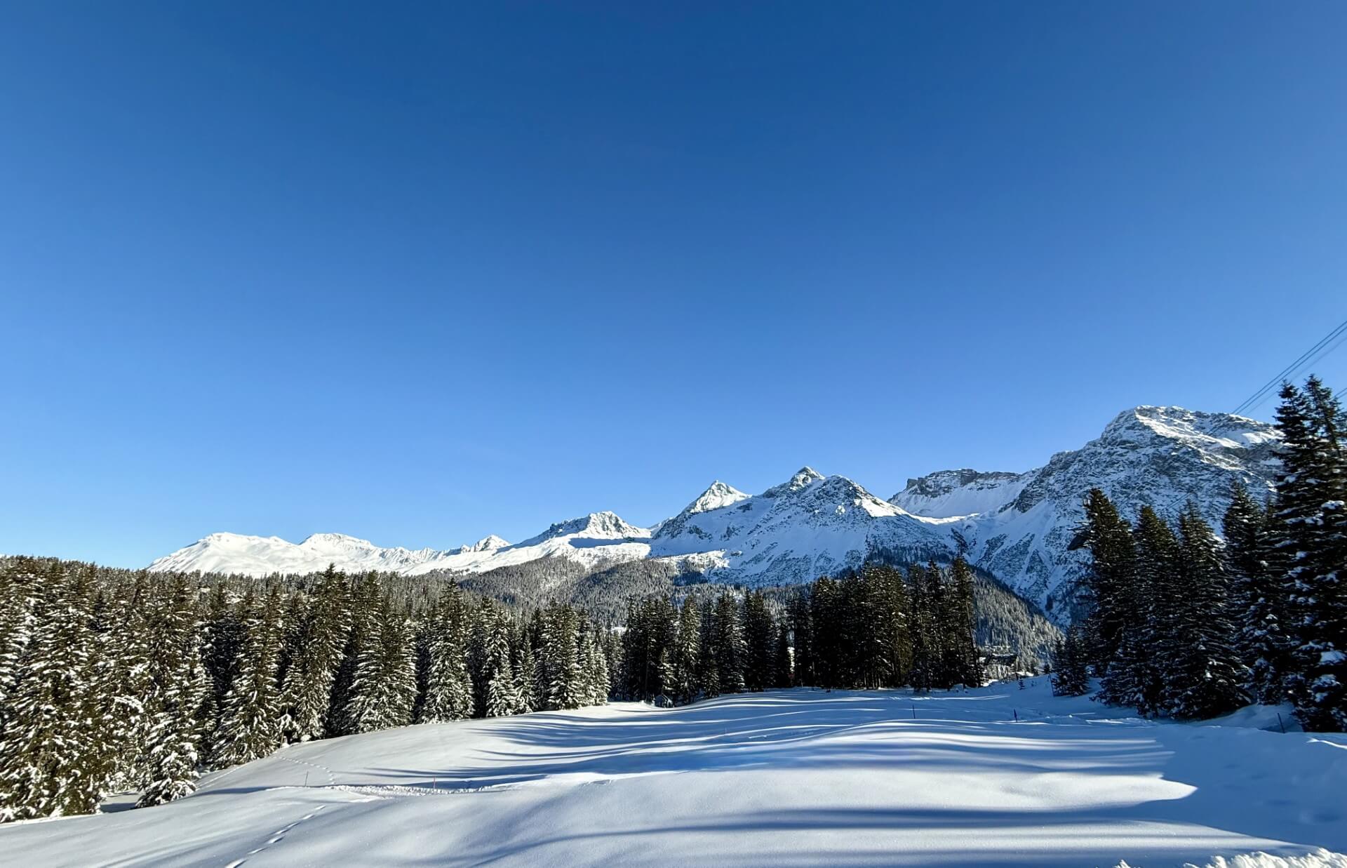 Verschneite Landschaft in Arosa